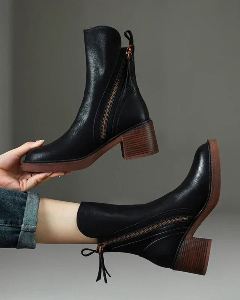 Beatrice | Black leather boot with a comfortable heel, elegant and timeless.