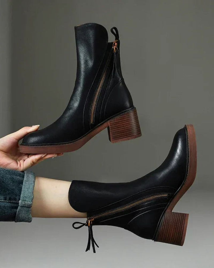 Beatrice | Black leather boot with a comfortable heel, elegant and timeless.