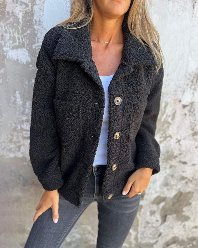 Victoria | Cozy button-down jacket