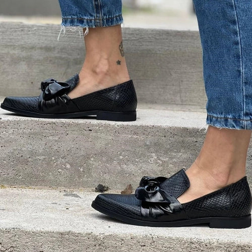 Claudia - Loafer with Bow Detail